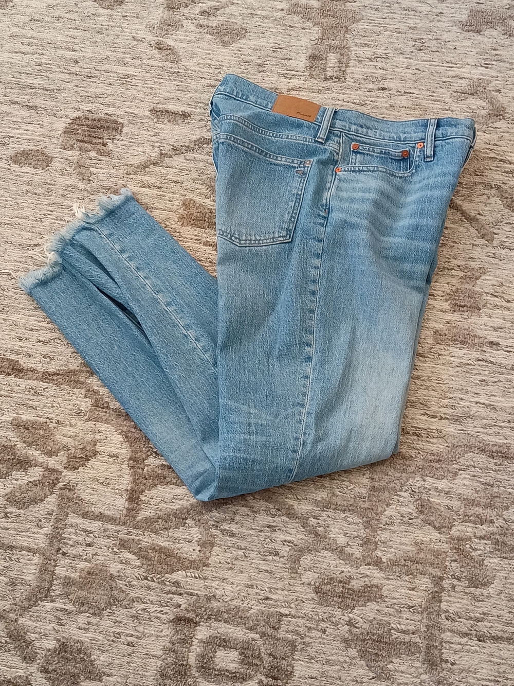 Madewell Women's Raw Hem Straight Light Blue Jeans 29 Tall Minimalist Artsy